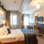 Viva La Hotel