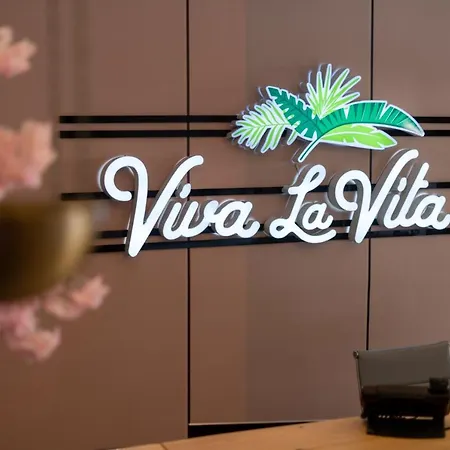 Viva La *
