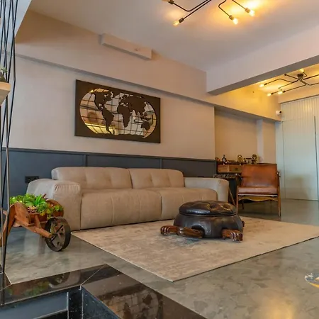 Viva La Hotel *