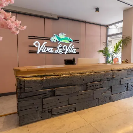 Hotel Viva La *